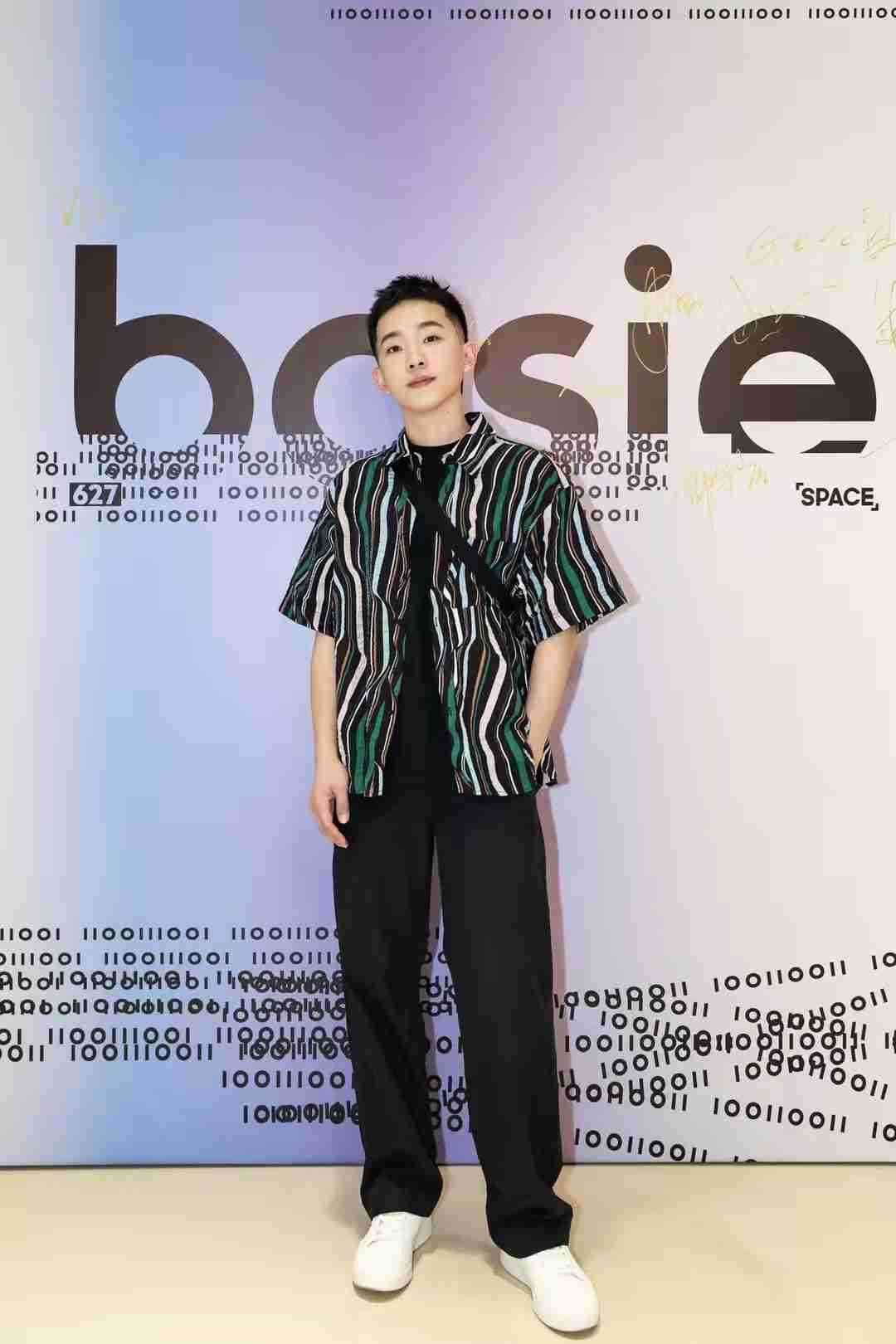 http://img.ewang.com/b17c566cc0c86a8ccd9f.jpg?x-oss-process=style/fangtu